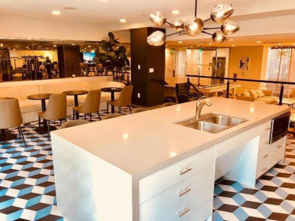 Appartement Charming Hollywood With Pool & Balcony *