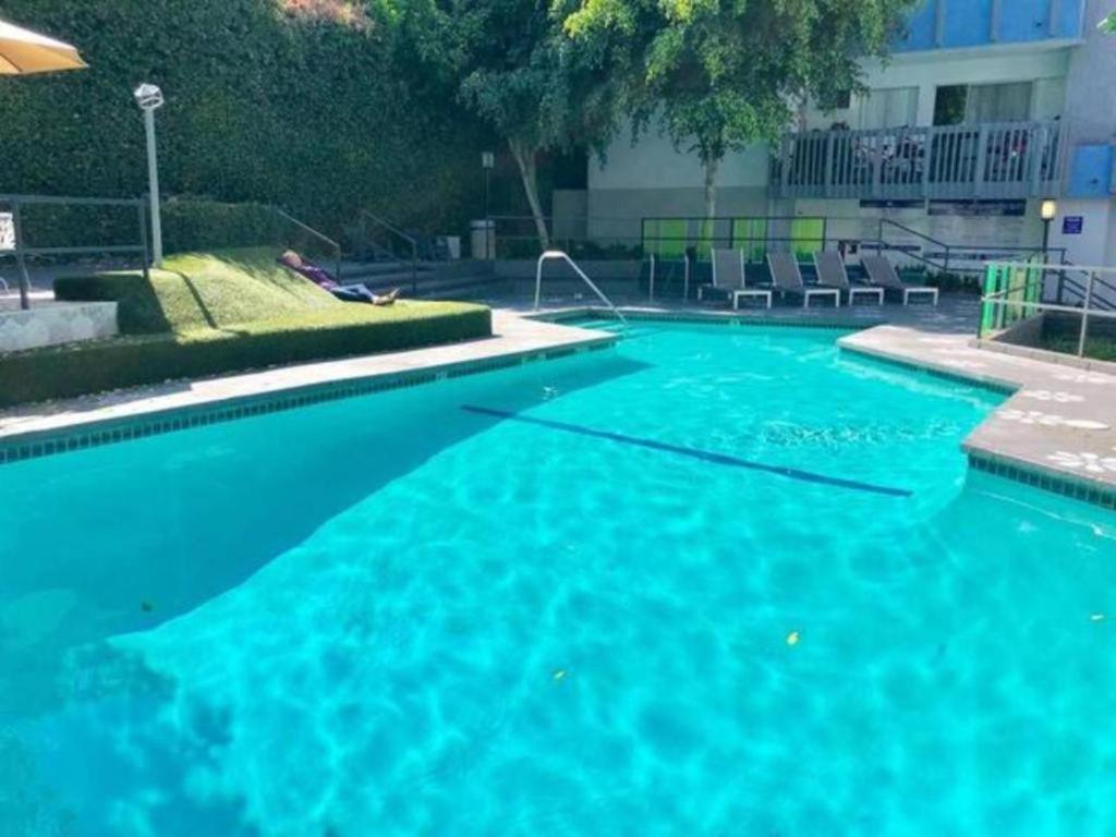 Appartement Charming Hollywood With Pool & Balcony